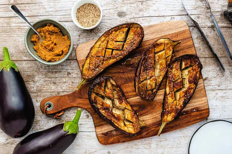 Aubergines miso au barbecue