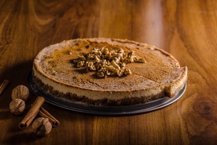Cheesecake aux noix et à la cannelle