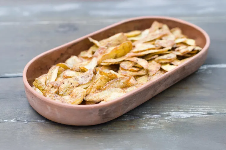 Chips d’épluchures de pommes de terre
