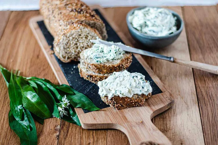 Tartines à ail des ours