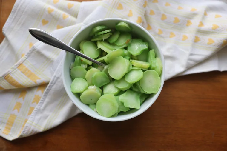Tiges de brocoli sautées à l’ail
